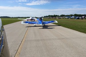 Taxing for depature, behind Paul Dye and Louise Hose's stunning RV-3